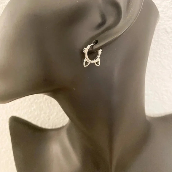 925 Sterling Silver Cat Hoop Earrings Cat Huggie Hoops Small Kitty Cat Earrings - Picture 7 of 7